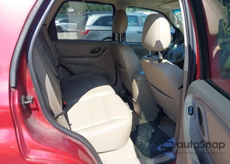 2007 Ford Escape Xlt z USA, uszkodzony, nr VIN 1FMYU03Z47KB76903